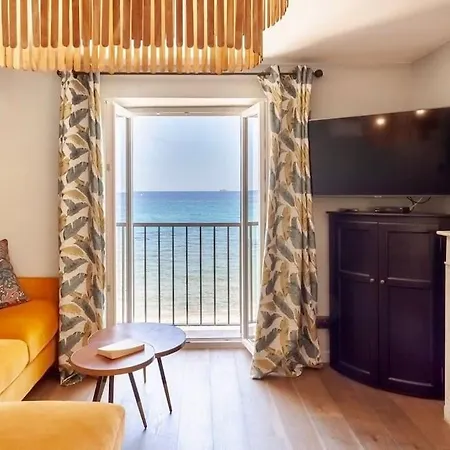 Bord De Vue Apartment *
